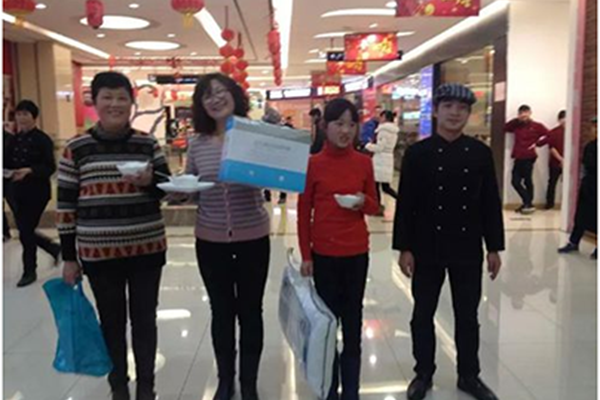 元宵節(jié)最熱鬧的地方在哪里，就在洛茲廣場三樓美食城